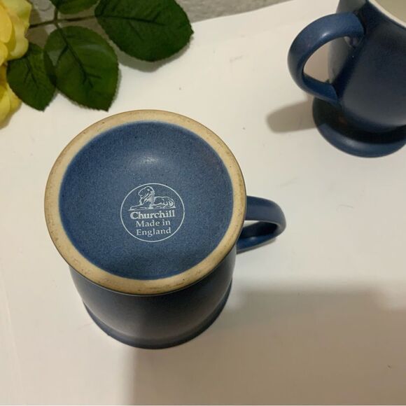 2 Churchill Made in England Blue  Pedestal Glasses /Mugs with Gold Rim 4… - Picture 5 of 6